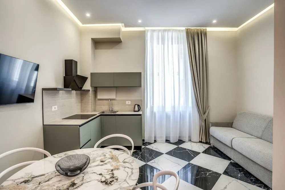 Pink Rose in Naples With 1 Bedrooms and 1 Bathrooms