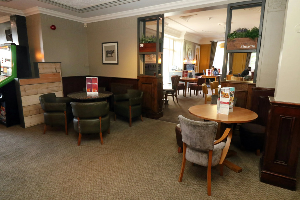 Premier Inn Croydon South (A212)