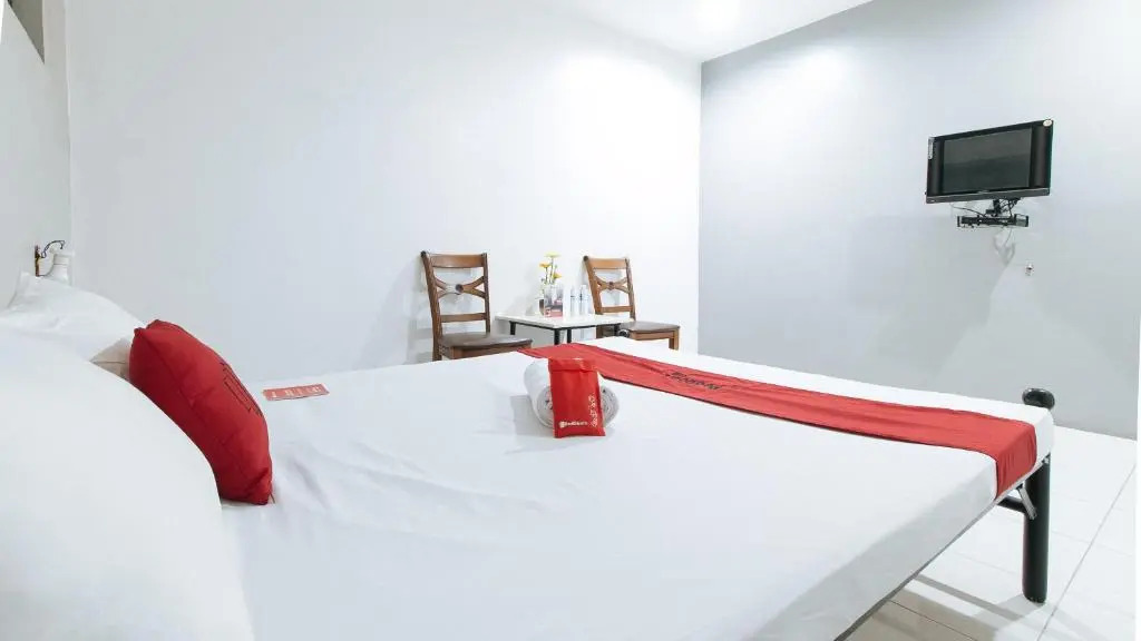 RedDoorz near SM Calamba