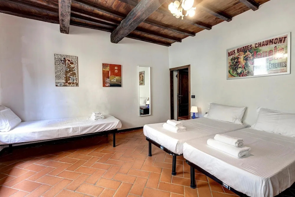 Pinti 46 in Firenze With 1 Bedrooms and 1 Bathrooms