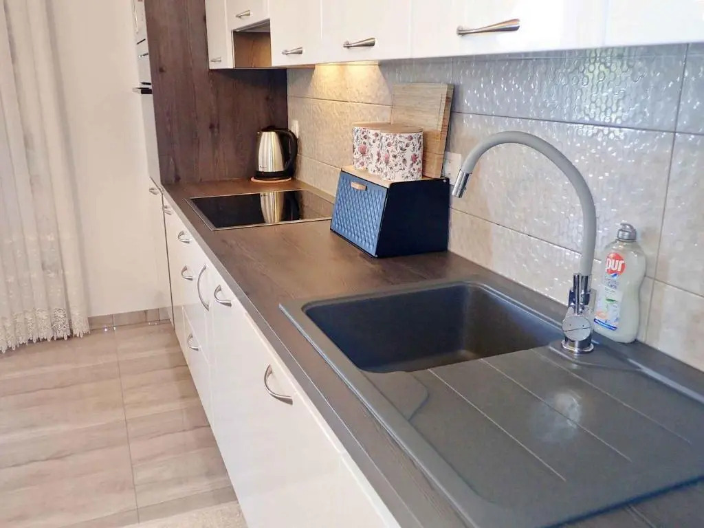 Apartment in Jasenice 42083