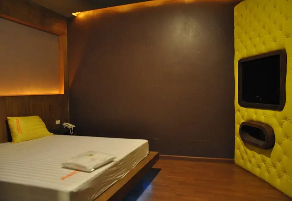 In and Out Hotel