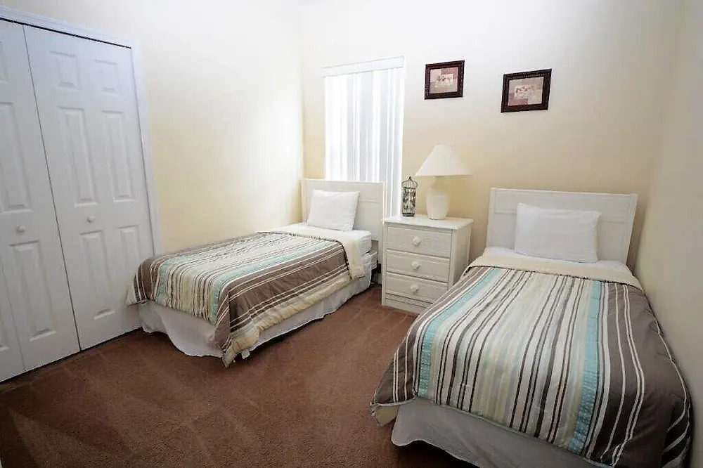 116 4-bedroom Budget Pool Home, Davenport FL