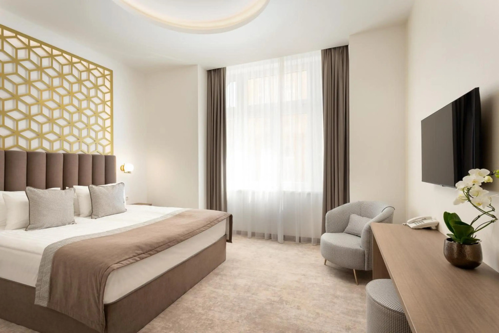 Mera Hotel