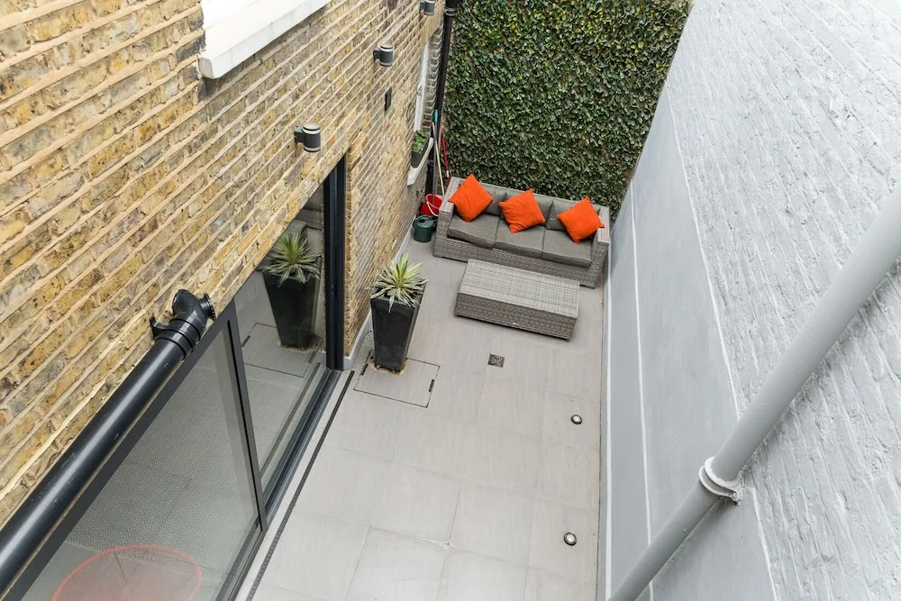Beautiful 2 Bed Terrace House In Camden