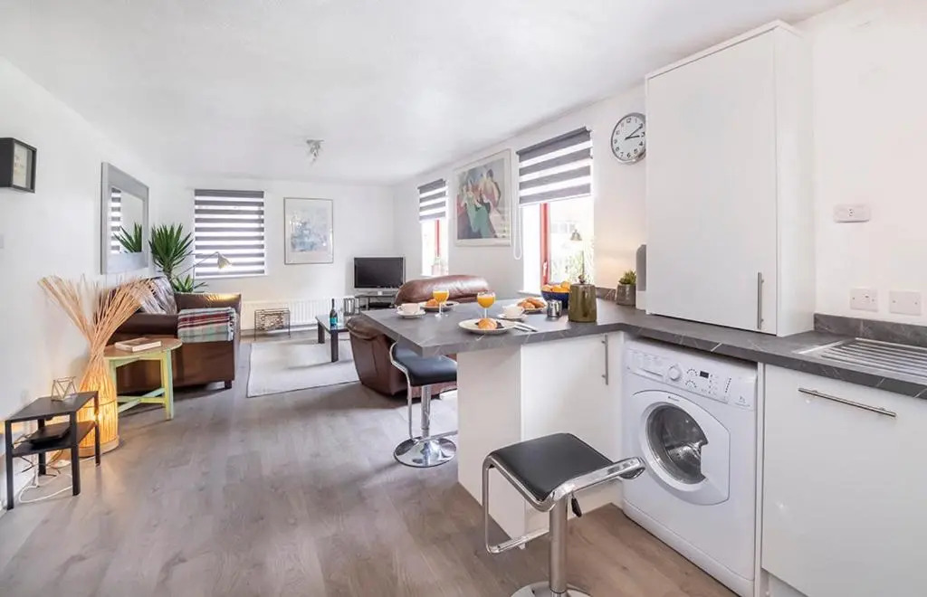 30 Fewster Way York