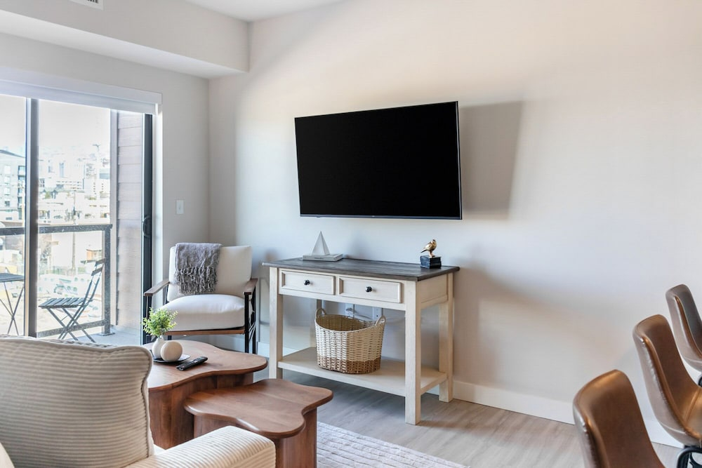 Landing Furnished Apartments near Downtown Salt Lake