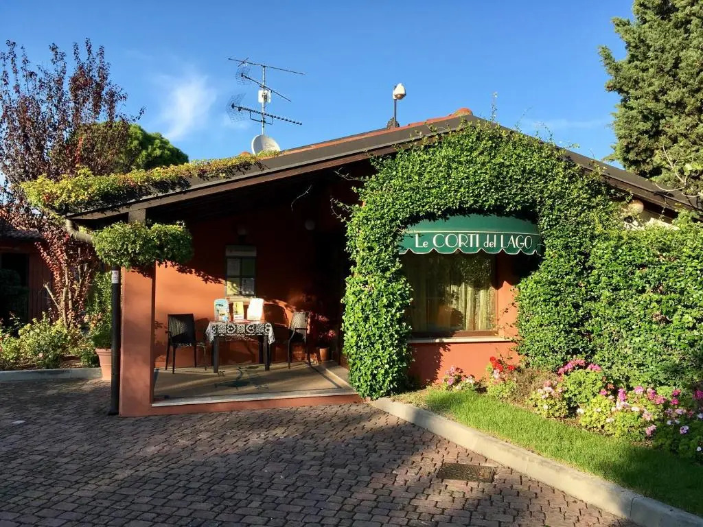 Le Corti Del Lago