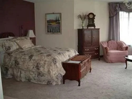 The Doorknocker Bed and Breakfast