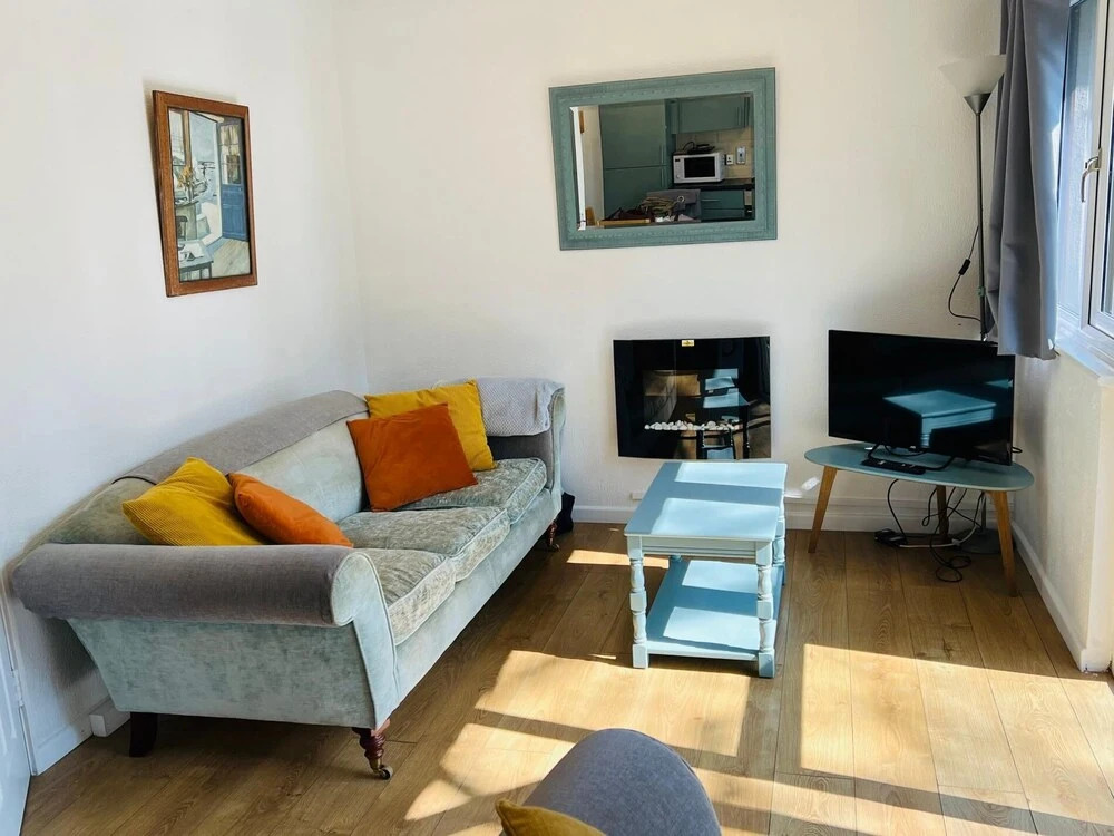 Cosy 2BD Chalet St Ives Holiday Village