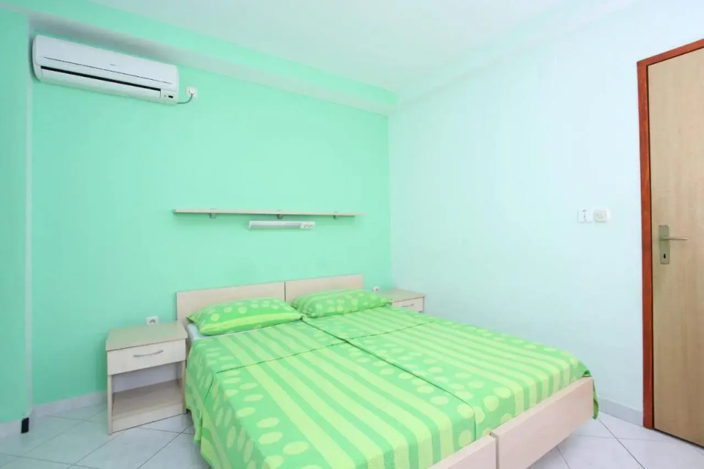 Apartments and Rooms Vesna Novalja