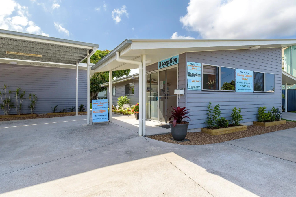 Tin Can Bays Sleepy Lagoon Motel