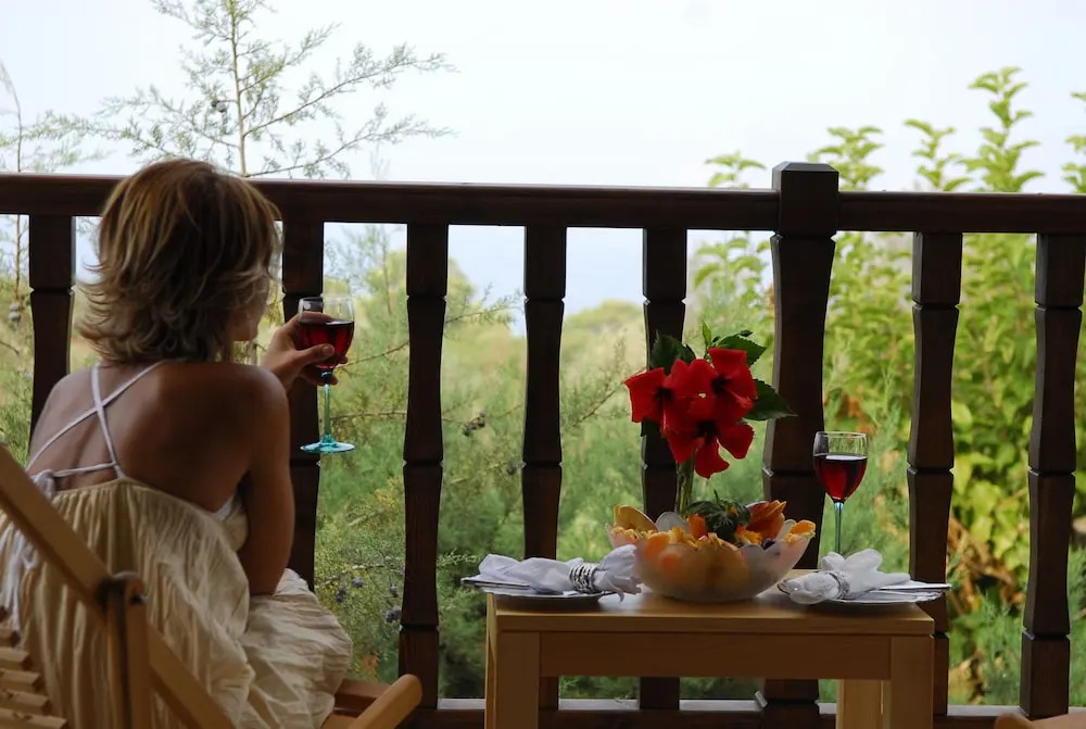 An unspoilt setting, luxurious surroundings and a warm, personal welcome