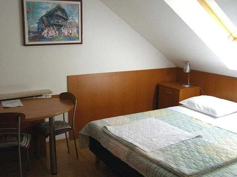 FLORA HOUSE