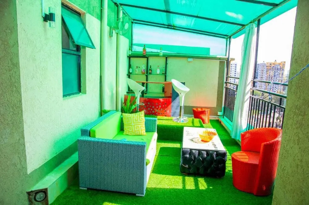 Cobot Suites Marcus Garden