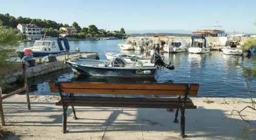 Apartment in Ždrelac with sea view loggia air conditioning Wi Fi