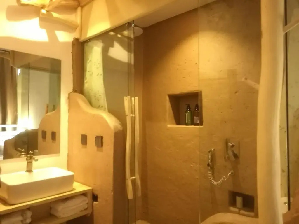 Right Here Hotel