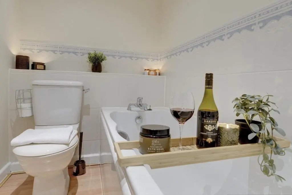 Lovely & Calm 2Bd Executive Eco-Apartment I Parking I Pet Friendly