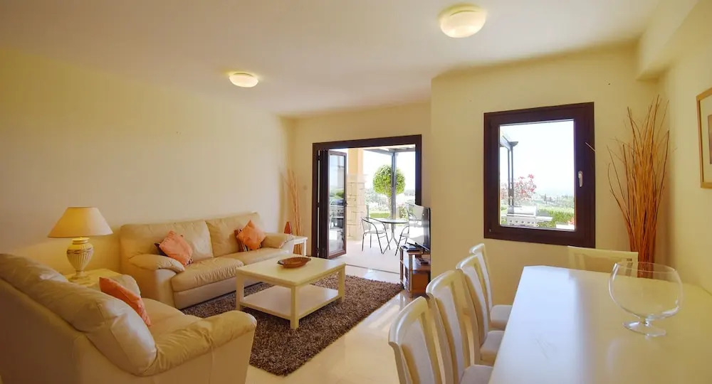 Lovely 3 bedroom ground floor apartment 'D01' - amazing golf and sea views, communal pool and resort facilities, Orpheus Village, Aphrodite Hi