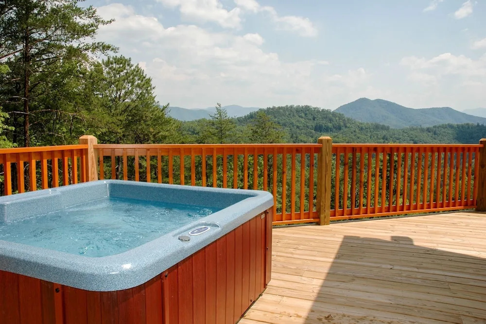 Brookstone Lodge - 6 Br Cabin