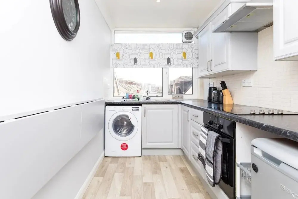 Queens 1 bed Apartment, Close to Town Centre