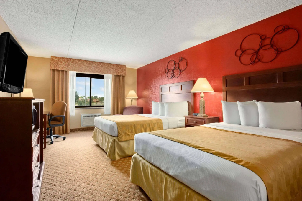 Roosevelt Grand Dakota SureStay Collection by Best Western