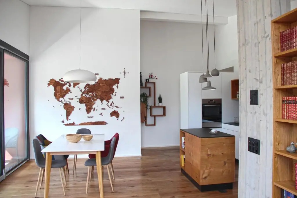 3,5 Zimmer Dachwohnung: Modern, komfortabel, zentral, mit Bergsicht