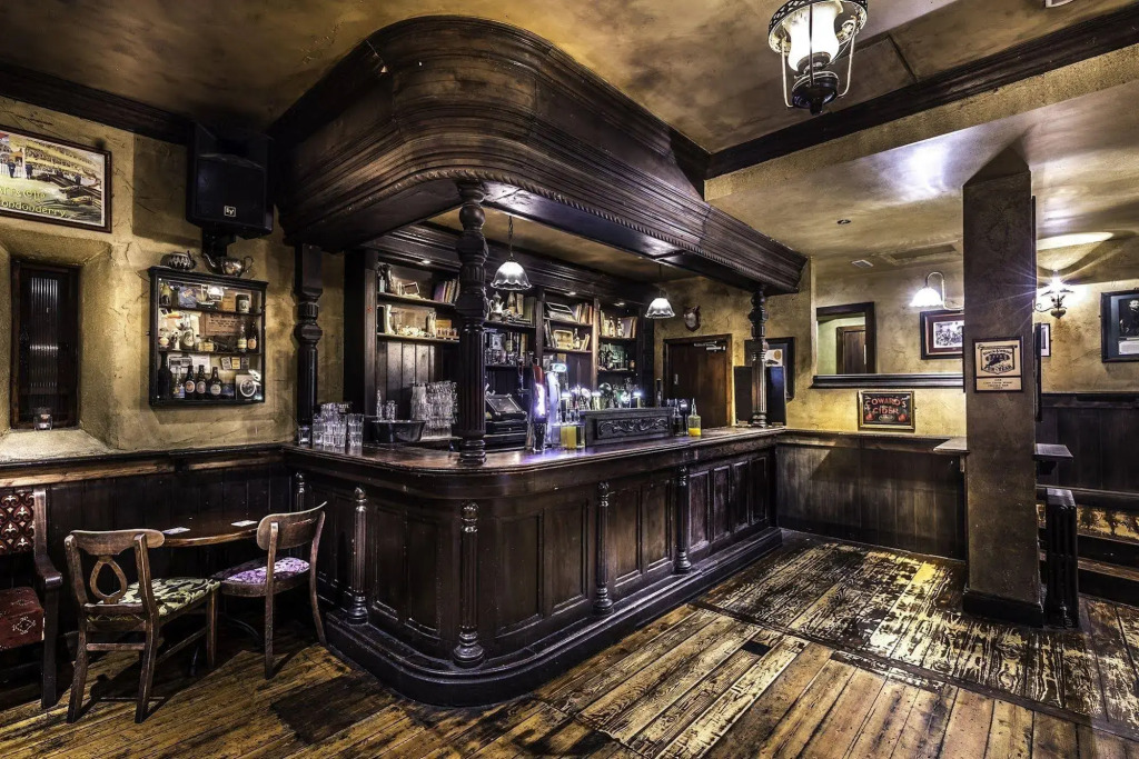 Queens Hotel