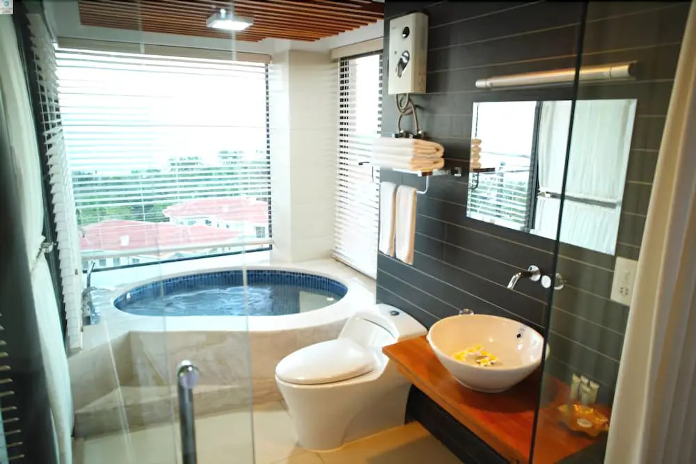 Heaven 18 Degrees Blue Holiday Apartments