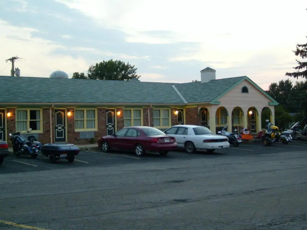 Relax Inn - Shelby
