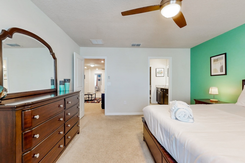 Windsor Island Wonder - Private Pool, Near Theme Parks & new Club House