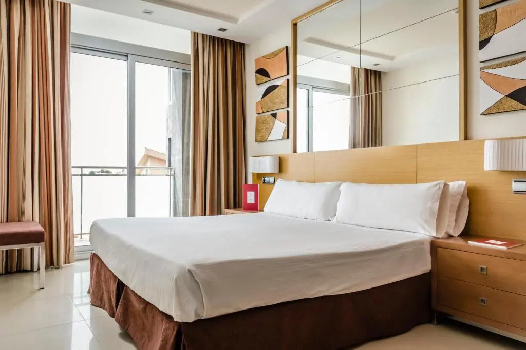 Dorma Cunit Suites & Spa