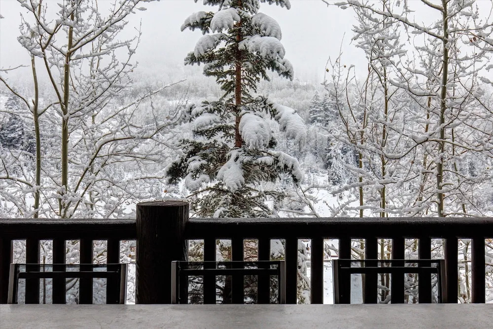 New Listing! Benoit Lookout W/ Theater & Hot Tub 5 Bedroom Home