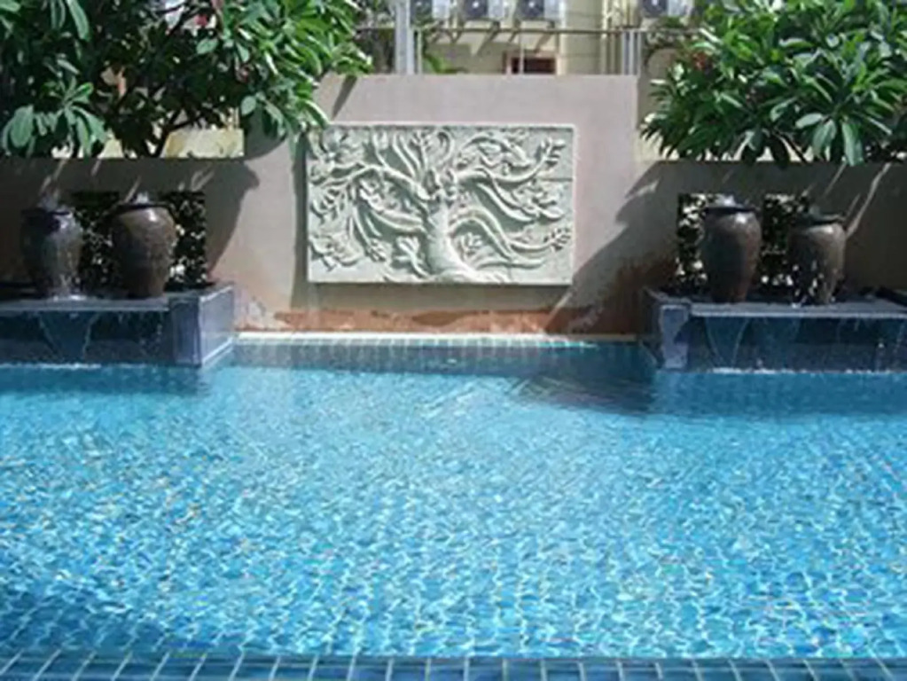Crown Pattaya Beach Hotel