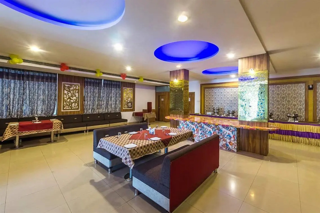 OYO 13414 Hotel Ambrosia