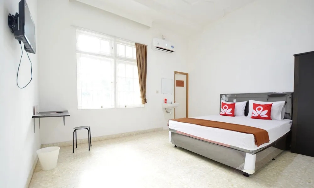 ZEN Rooms Kemang G17 Syariah