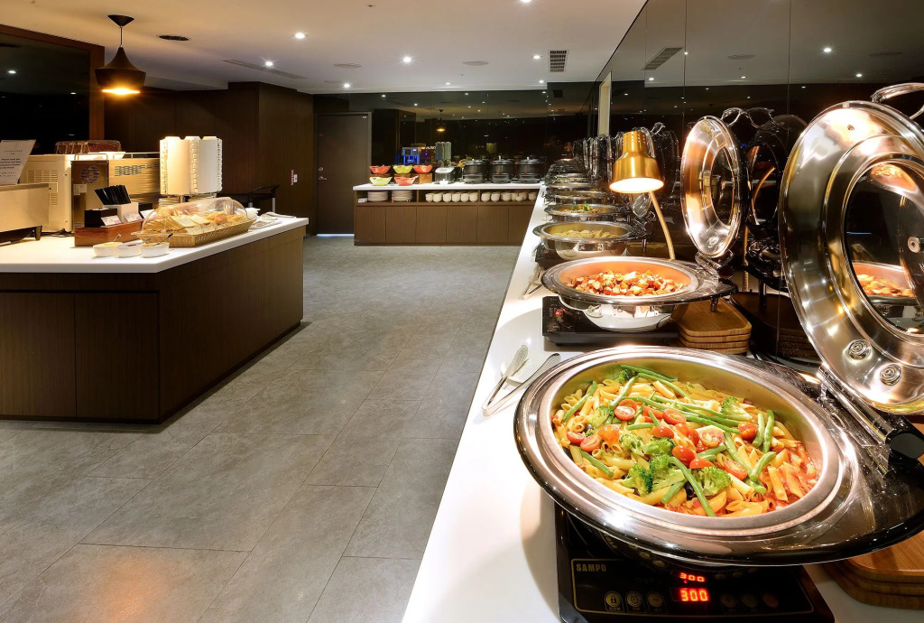 Aeris International Hotel