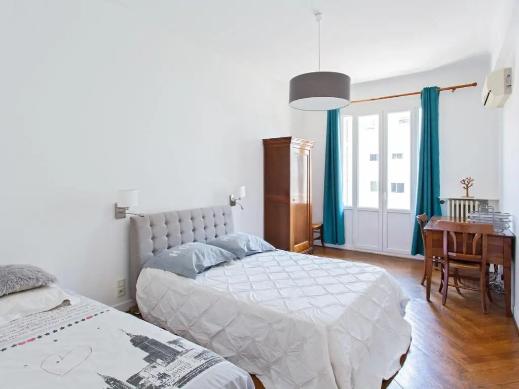 Nice, 58 M2 ! superbe appartement climatisé ! 3 couchages, proche de la promenade des Anglais et de la Gare ! !