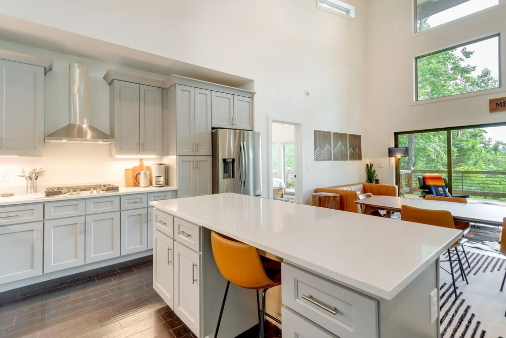 Mid-century Modern Home w/ Hot Tub & Mtn Views!