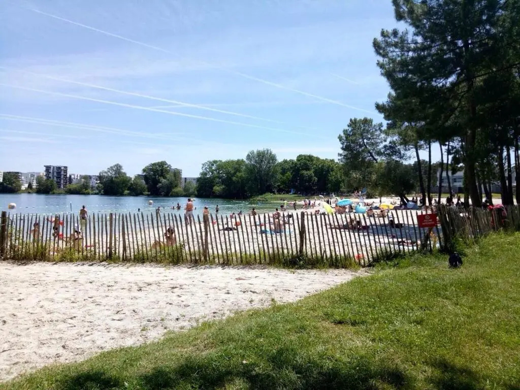 Bel appartement T2 près du lac avc un parking privé