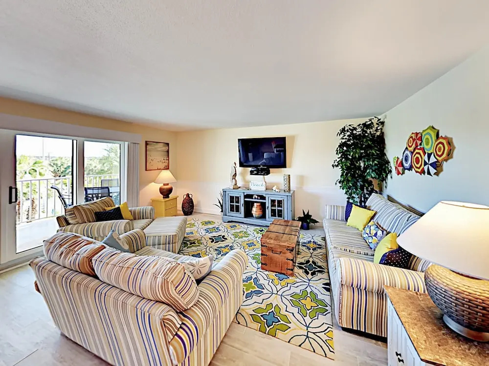 19610 Gulf Blvd Condo Unit 203 2 Bedrooms 2 Bathrooms Condo