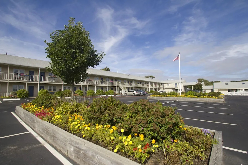 Pier 7 Condominiums