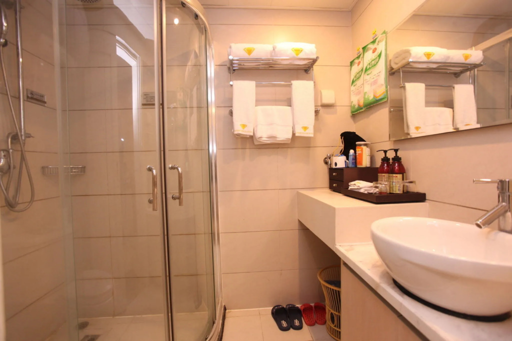 Chengdu Longhu Haibin Hotel