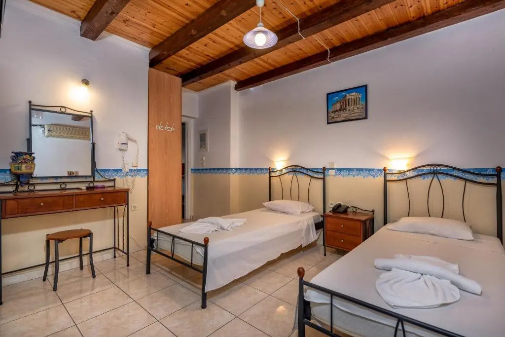 Tsiolis Studios & Apartments