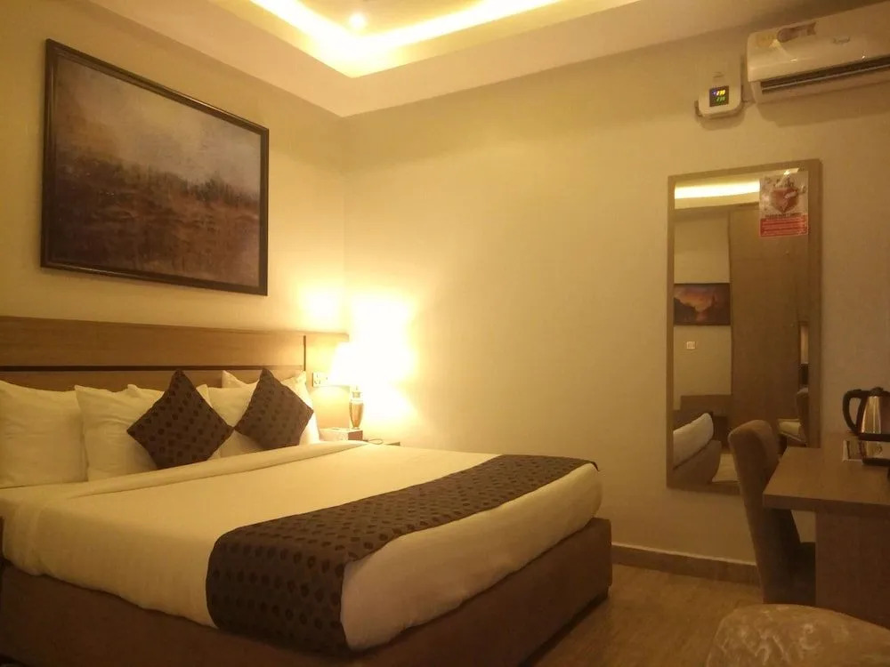 Moz 1 Executive Guest House