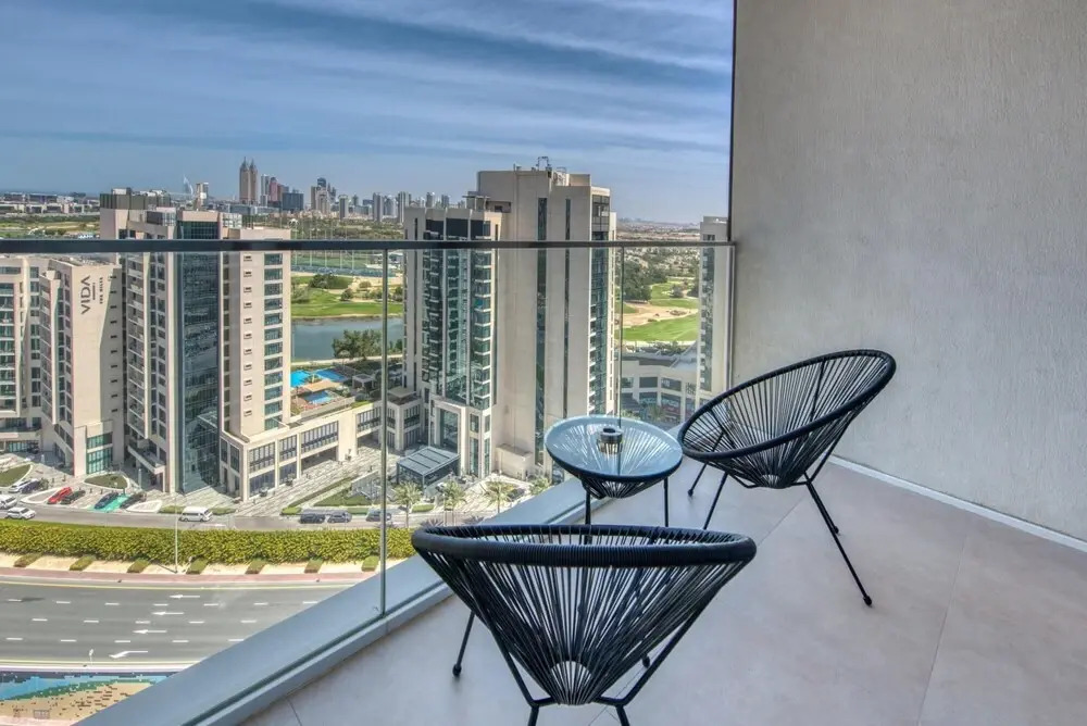 Urban 1BR w Golf Course Views