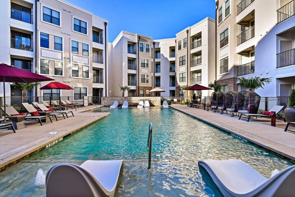 Luxury 2B Near Toyota HQ, The Star, Legacy West