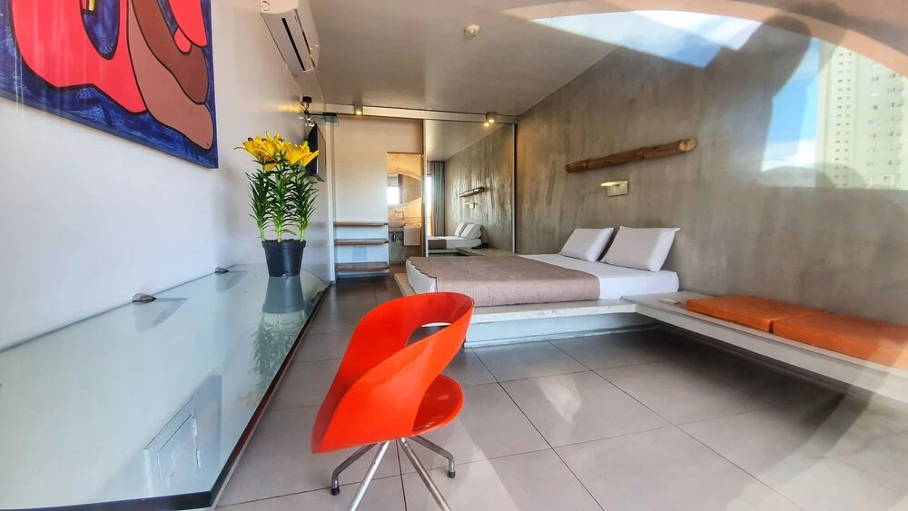 Cocoon Hotel & Lounge