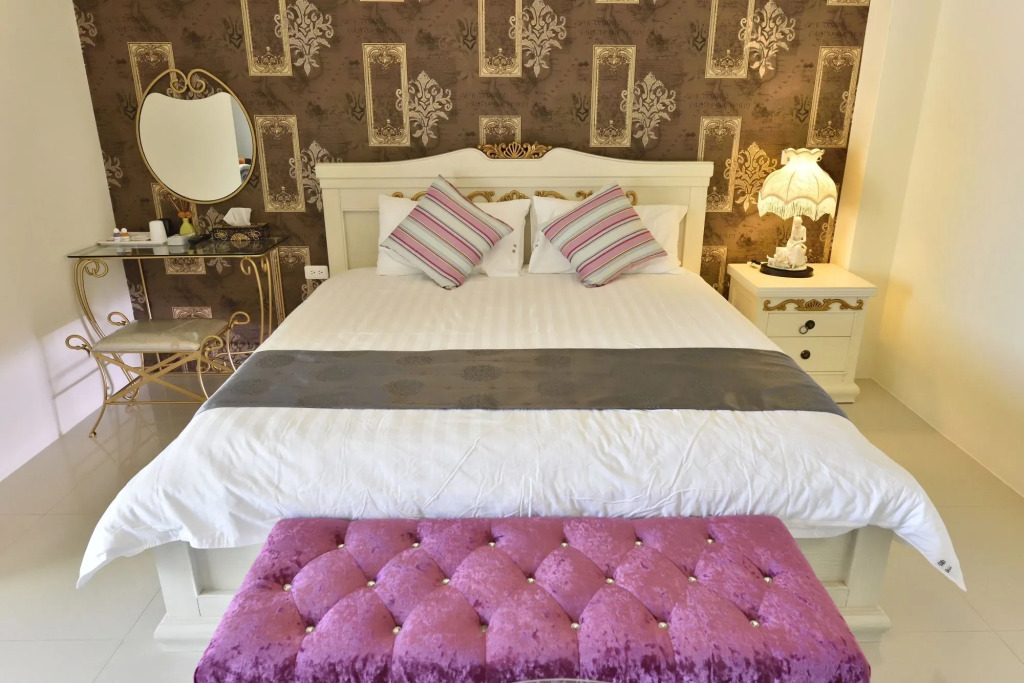 Avenue B&B