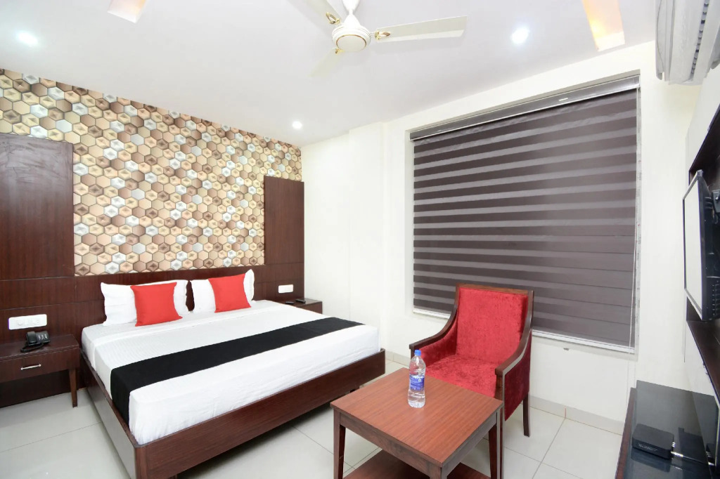 Capital O 30699 Lrc Hotel And Banquet